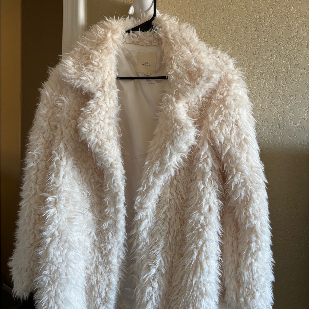 Thread Supply Women's Cream Faux Fur Jacket